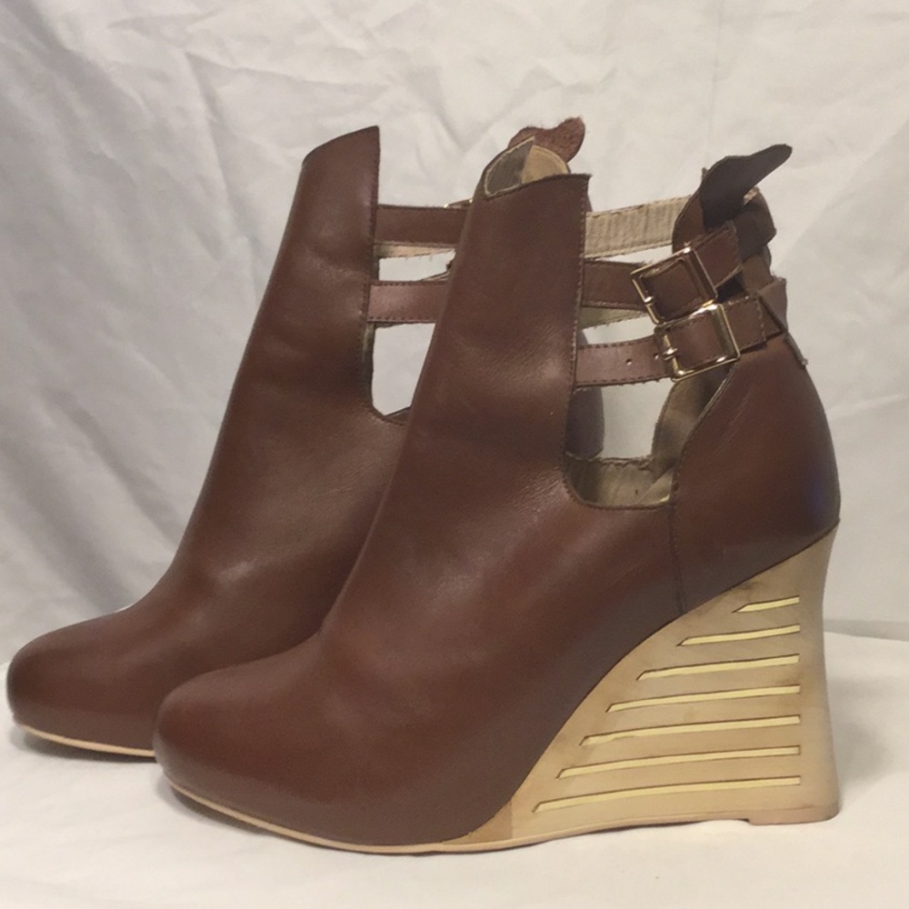 Booties on fleek in chocolate brown! 🌟